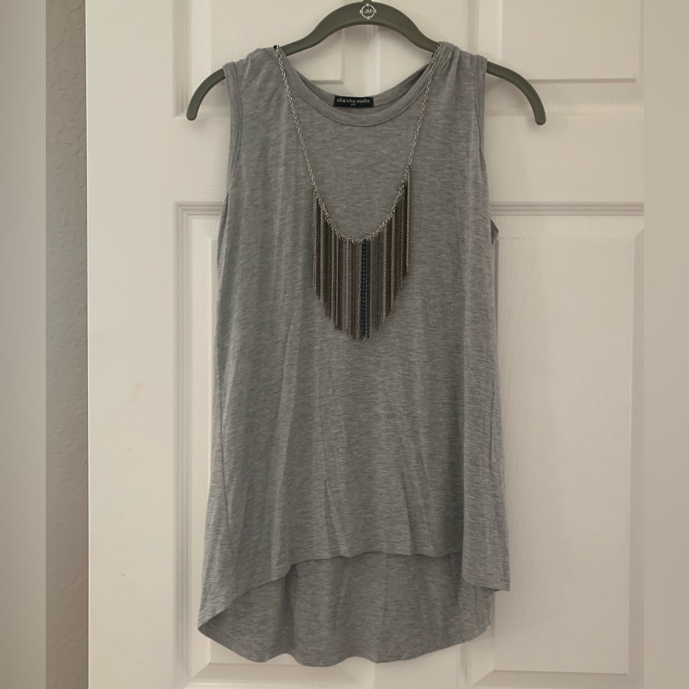 Cha cha Vente gray hi low shirt size PM cute built in chain necklace